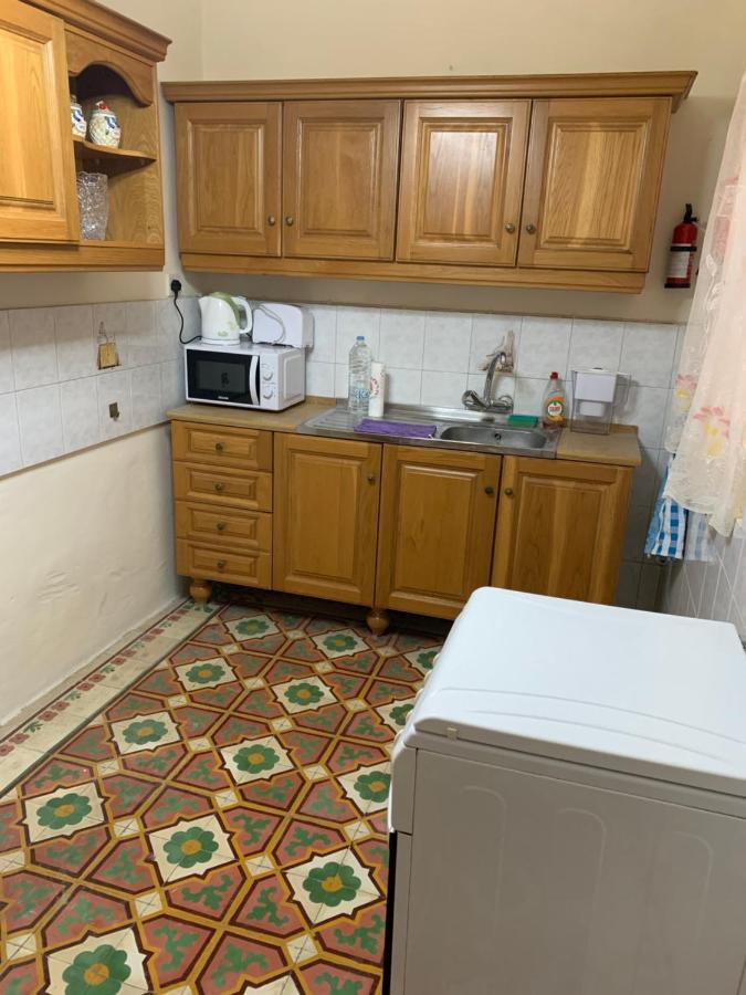 2 Bedroom In The Centre Of Apartment