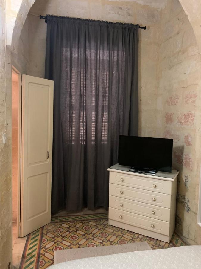2 Bedroom In The Centre Of * Valletta
