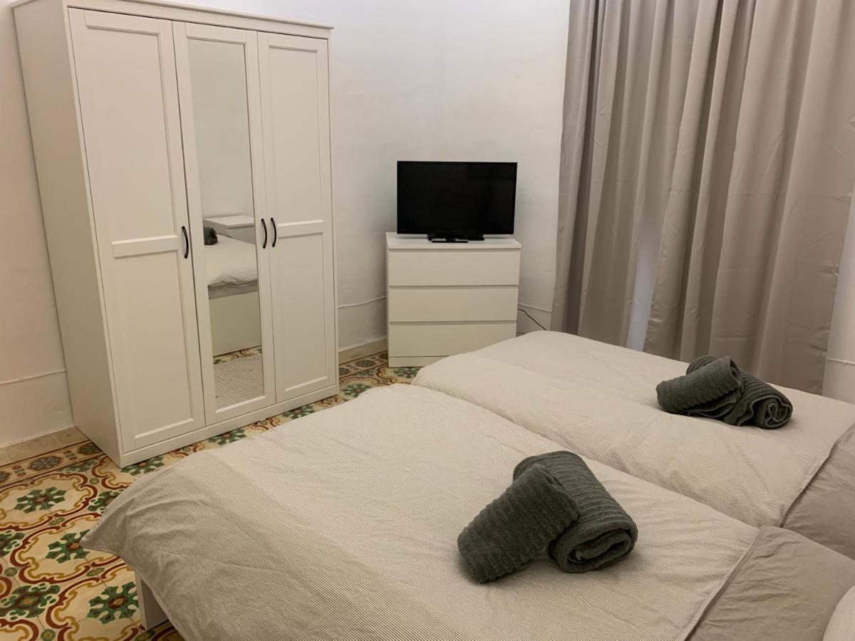 2 Bedroom In The Centre Of * Valletta